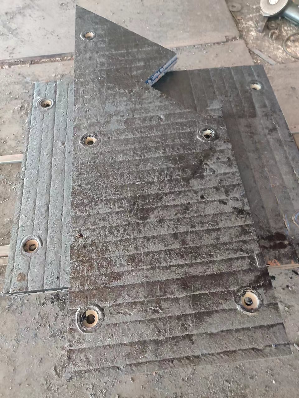 宁夏复合耐磨钢板6+4