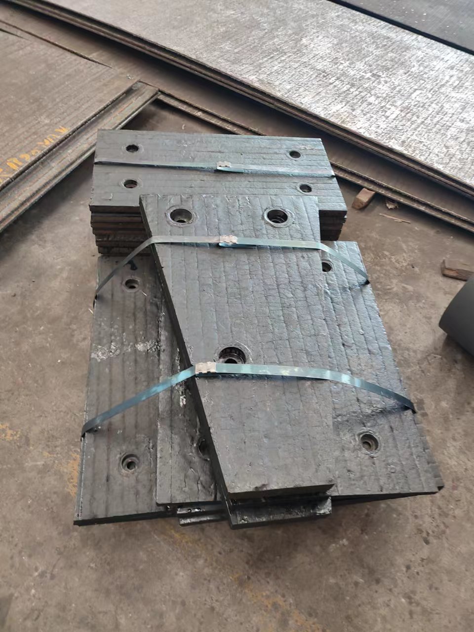 宁夏高硬度耐磨钢板10+10