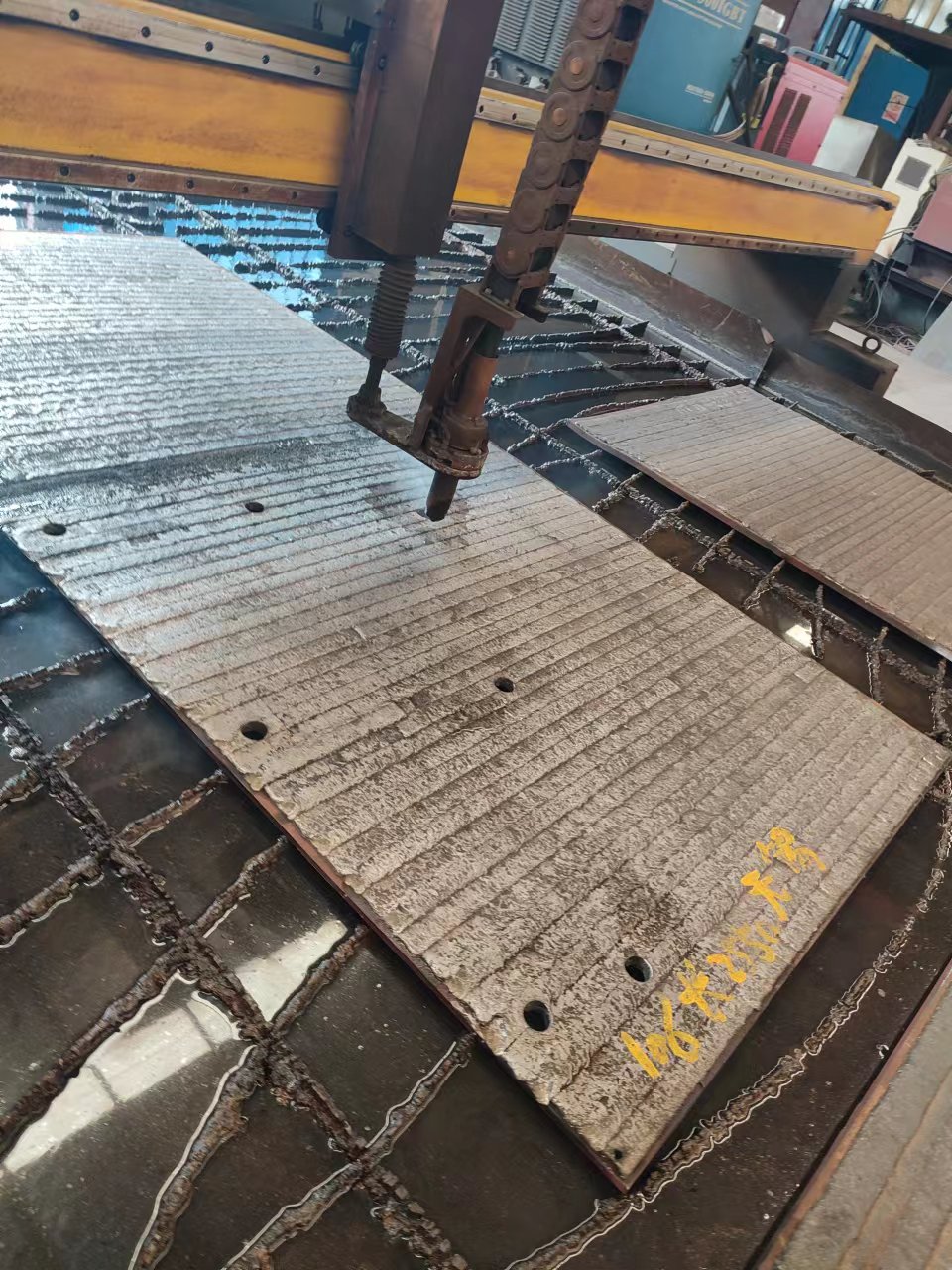 宁夏避免碳化铬耐磨板淬火开裂的合理对策