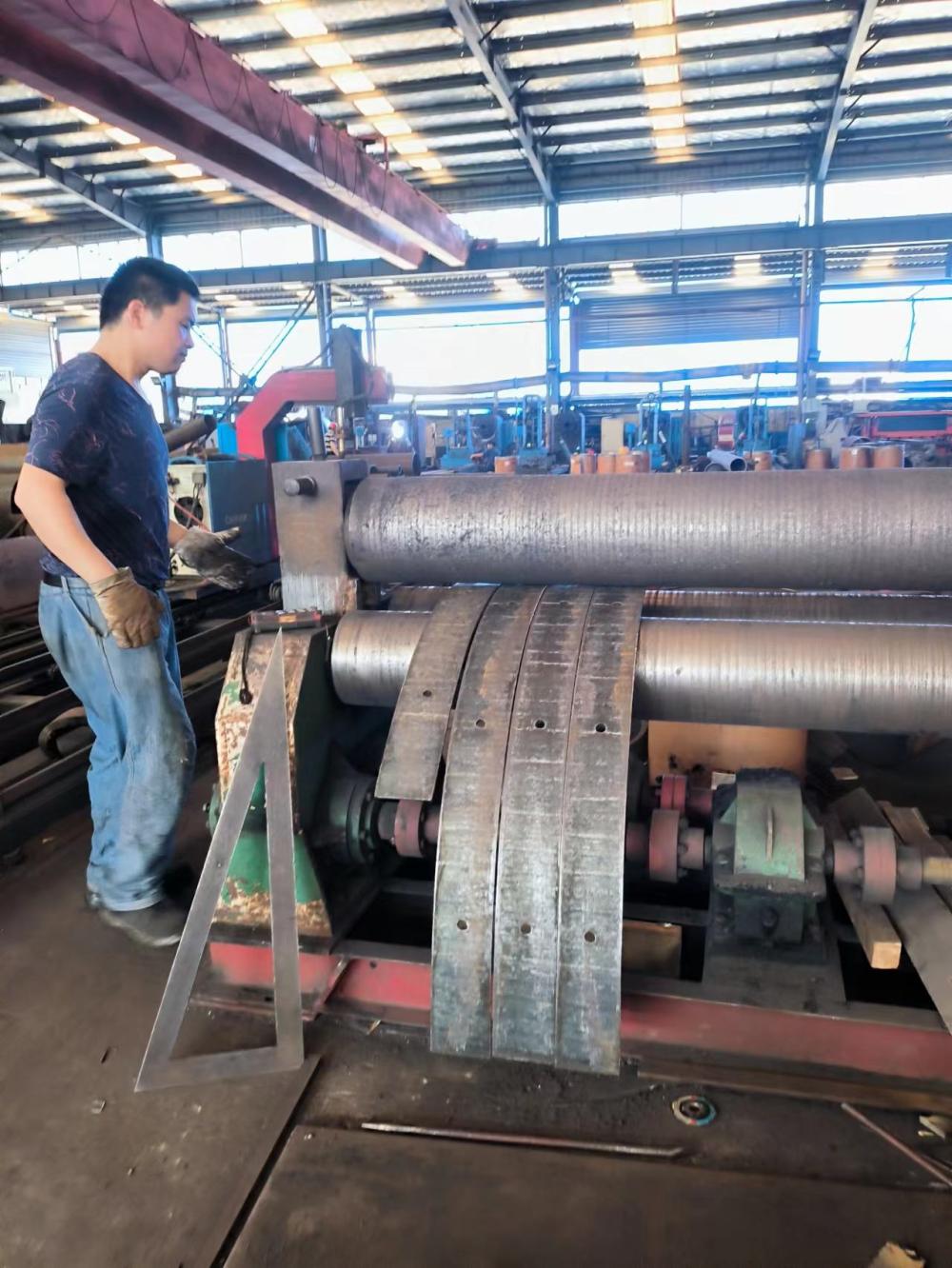 宁夏合金耐磨板折弯加工和操作流程