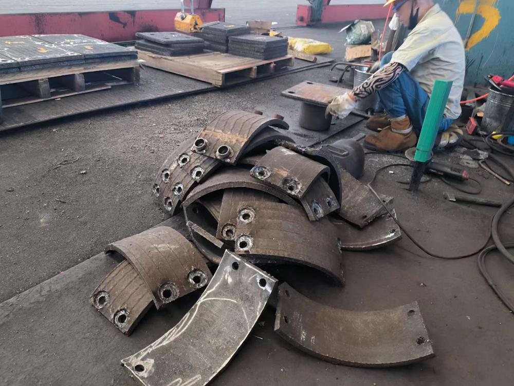 宁夏堆焊耐磨板切割定制件