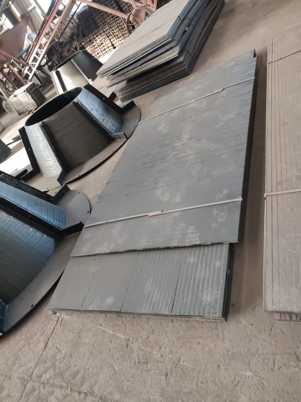 宁夏堆焊耐磨板 高铬合金耐磨板