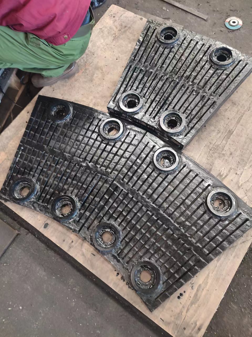 宁夏碳化铬耐磨板，堆焊耐磨管